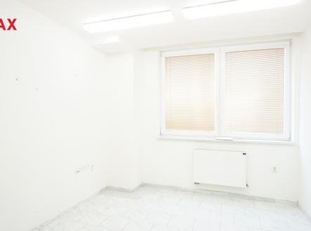 Pronájem kanceláře, 407 m²