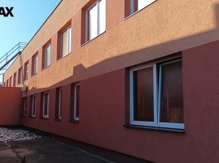 Pronájem kanceláře, 407 m²