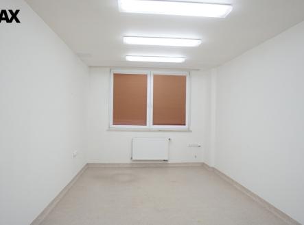 Pronájem kanceláře, 407 m²