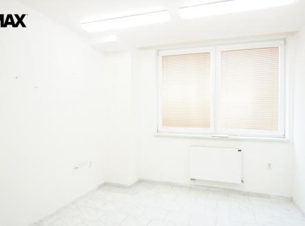 Pronájem kanceláře, 407 m²