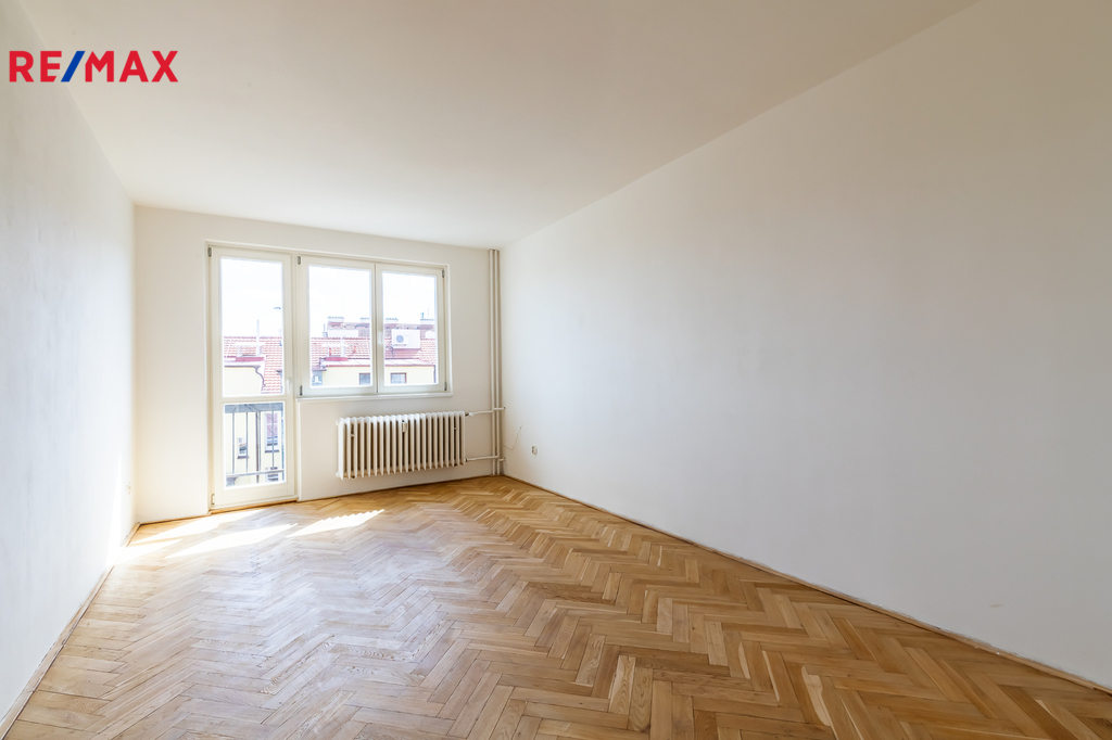 pokoj s lodžií do vnitrobloku