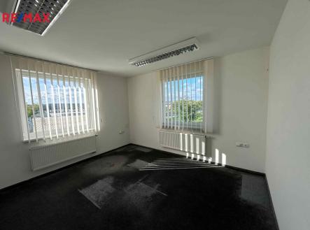 Pronájem kanceláře, 126 m²