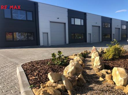 Pronájem skladovací prostor, 180 m²