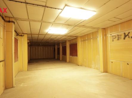Pronájem skladovací prostor, 151 m²