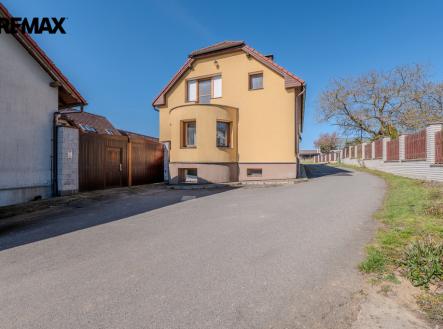 Prodej nájemního domu, 1 145 m²