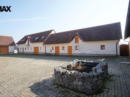 Prodej domu/vily, 1 145 m²