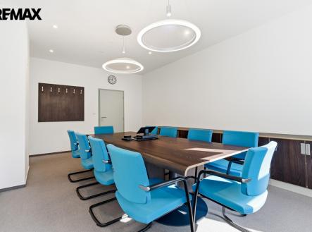 Pronájem kanceláře, 91 m²