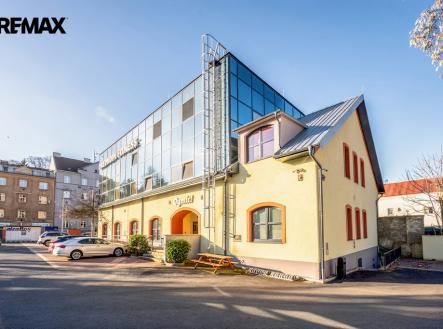 Pronájem kanceláře, 91 m²