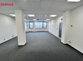 Pronájem kanceláře, 200 m²