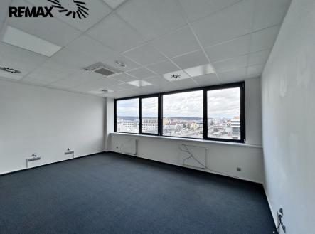 Pronájem kanceláře, 200 m²
