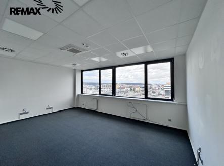 Pronájem kanceláře, 200 m²
