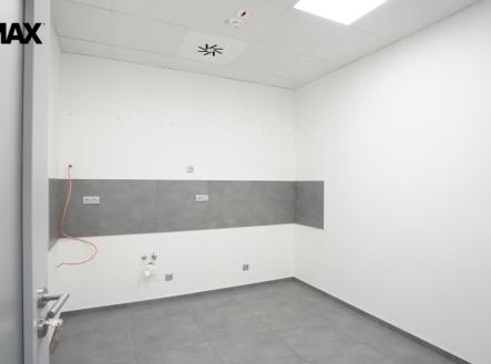 Pronájem kanceláře, 200 m²