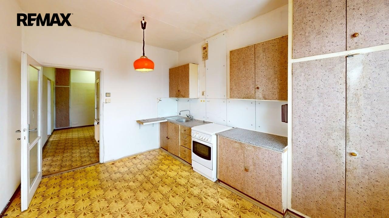 byt-21-535-m2-byt-43-m2-sklep-heralecka-ii-praha-4-krc-kitchen-1.jpg