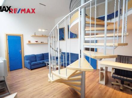 Pronájem bytu, 2+kk, 73 m²