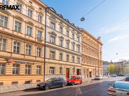 Prodej nájemního domu, 214 m² obrázek