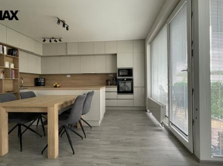 Prodej bytu, 3+kk, 86 m²