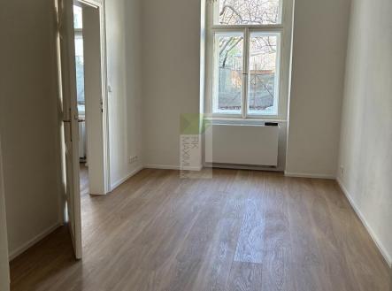 Pronájem kanceláře, 43 m²