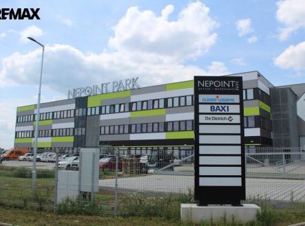 Pronájem kanceláře, 686 m²