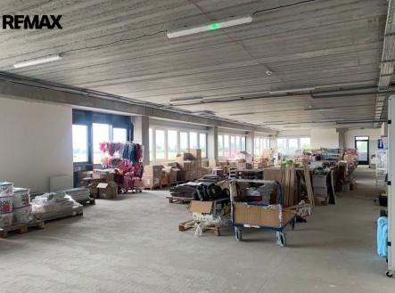 Pronájem kanceláře, 686 m²