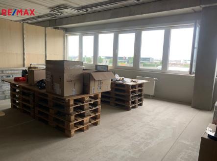 Pronájem obchodní prostor, 586 m²