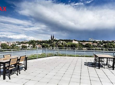 Pronájem kanceláře, 539 m²