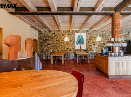 Prodej hotel, 700 m²