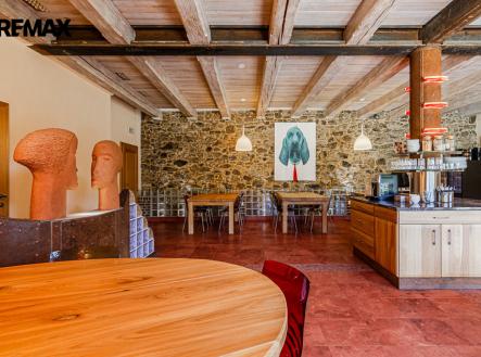 Prodej hotel, 700 m²