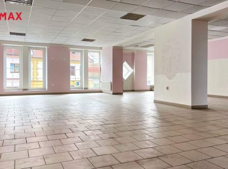 Pronájem obchodní prostor, 232 m²