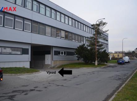 Pronájem - skladovací prostor, 1 400 m²