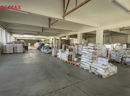 Pronájem - skladovací prostor, 1 494 m²