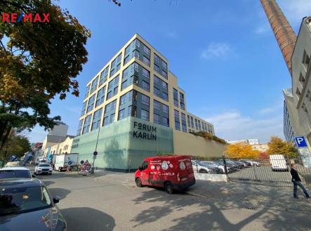 Pronájem - kanceláře, 1 564 m²