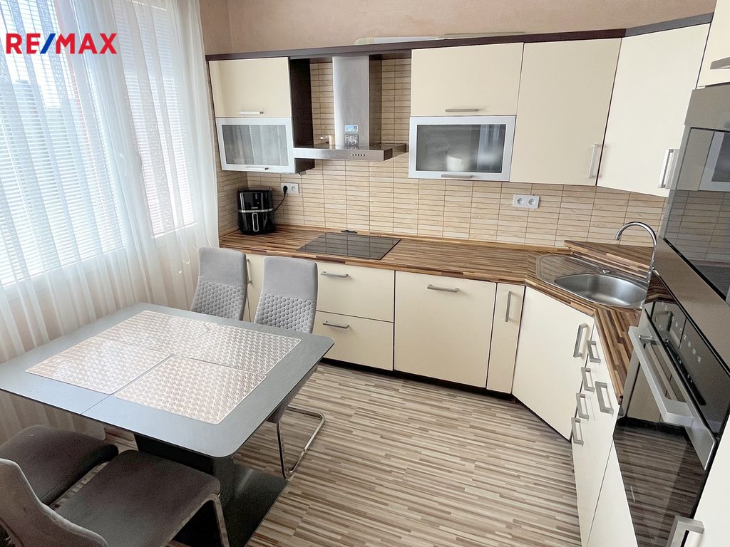 Moderní vybavená kuchyně