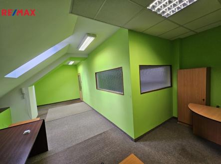 Prodej obchodní prostor, 687 m²