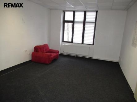 Prodej obchodní prostor, 687 m²