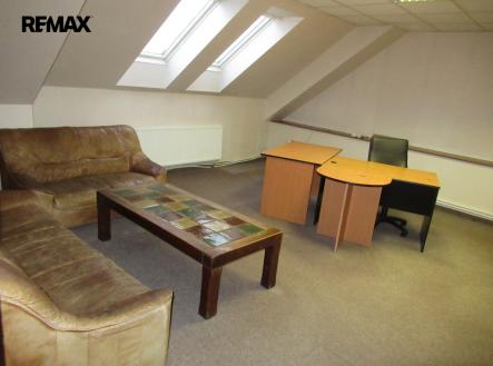 Prodej obchodní prostor, 687 m²