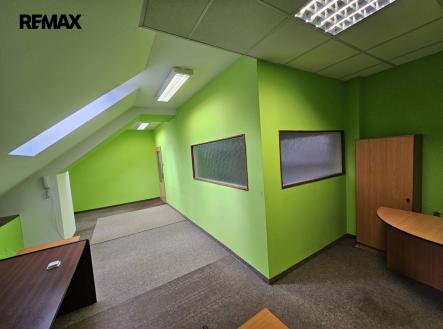 Prodej obchodní prostor, 687 m²