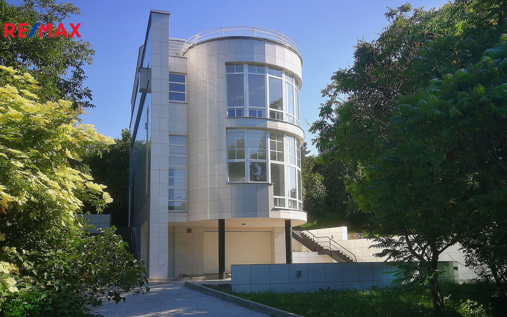 Prodej exkluzivní neofunkcionalistické vily Praha 20 min