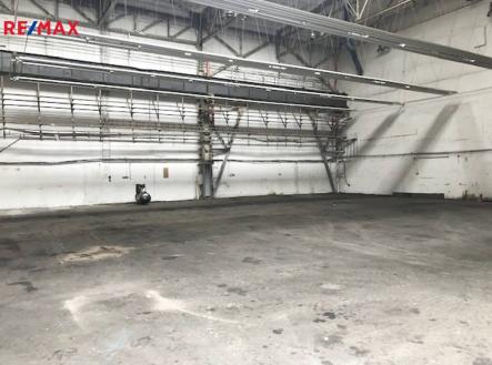Pronájem skladovací prostor, 650 m²