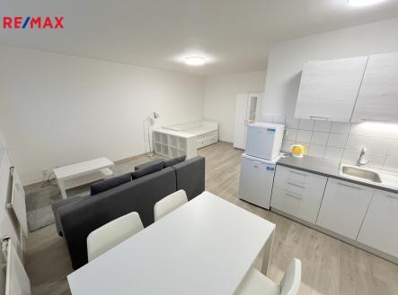 Pronájem bytu, 1+kk, 34 m²
