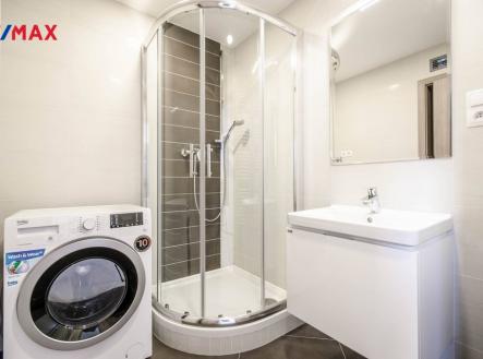 Pronájem bytu, 1+kk, 32 m²