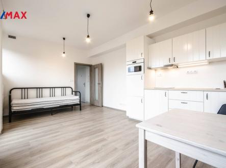 Pronájem bytu, 1+kk, 32 m²