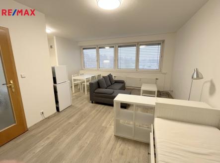 Pronájem bytu, 1+kk, 34 m²