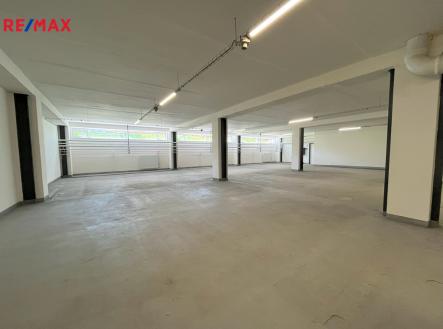 Pronájem skladovací prostor, 436 m²