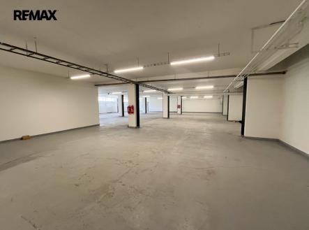 Pronájem skladovací prostor, 436 m²