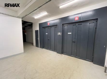 Pronájem skladovací prostor, 436 m²