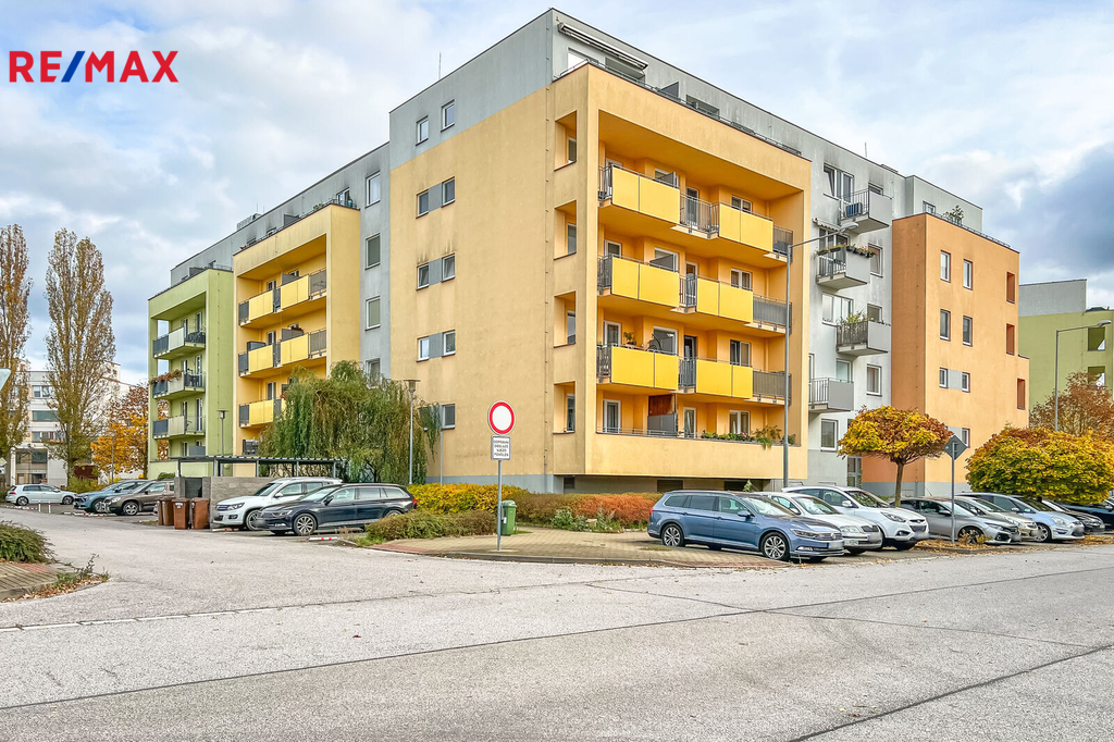 Pronájem parkovacího stání Hradec Králové - Třebeš