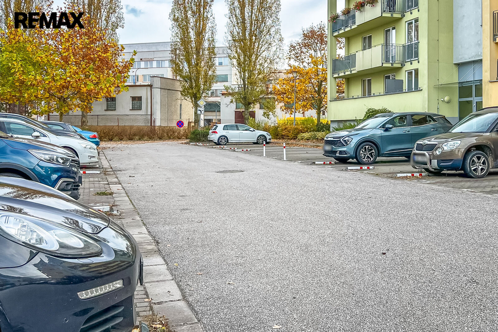 Pronájem parkovacího stání Hradec Králové - Třebeš