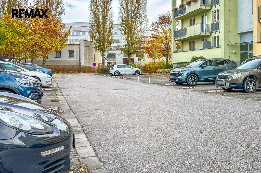 Pronájem parkovacího stání Hradec Králové - Třebeš