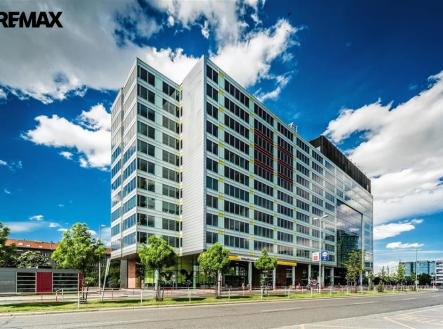 Pronájem kanceláře, 733 m²