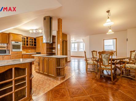 Pronájem bytu, 4+kk, 143 m²